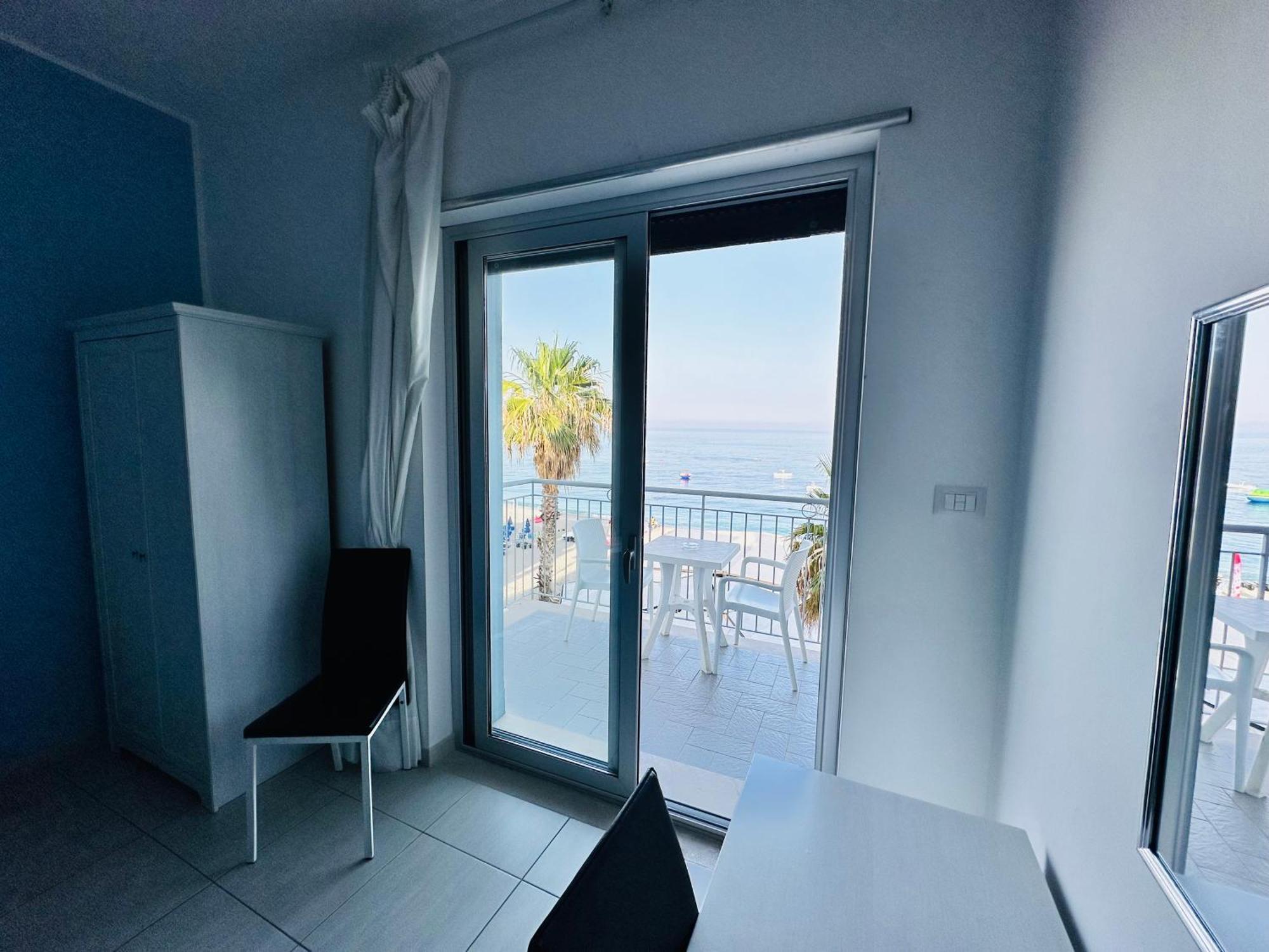 Maniel Beach Hotel Letoianni Exterior foto