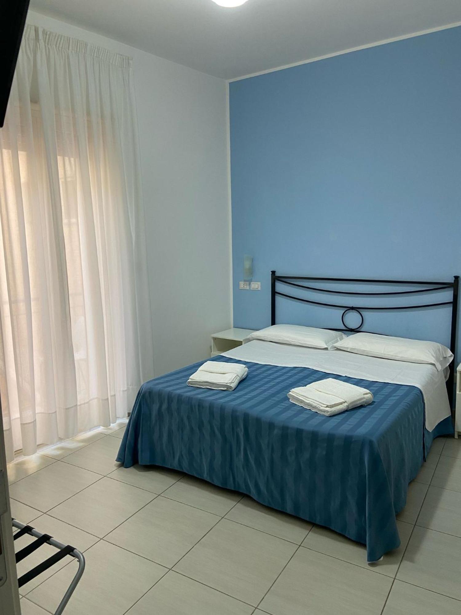Maniel Beach Hotel Letoianni Exterior foto