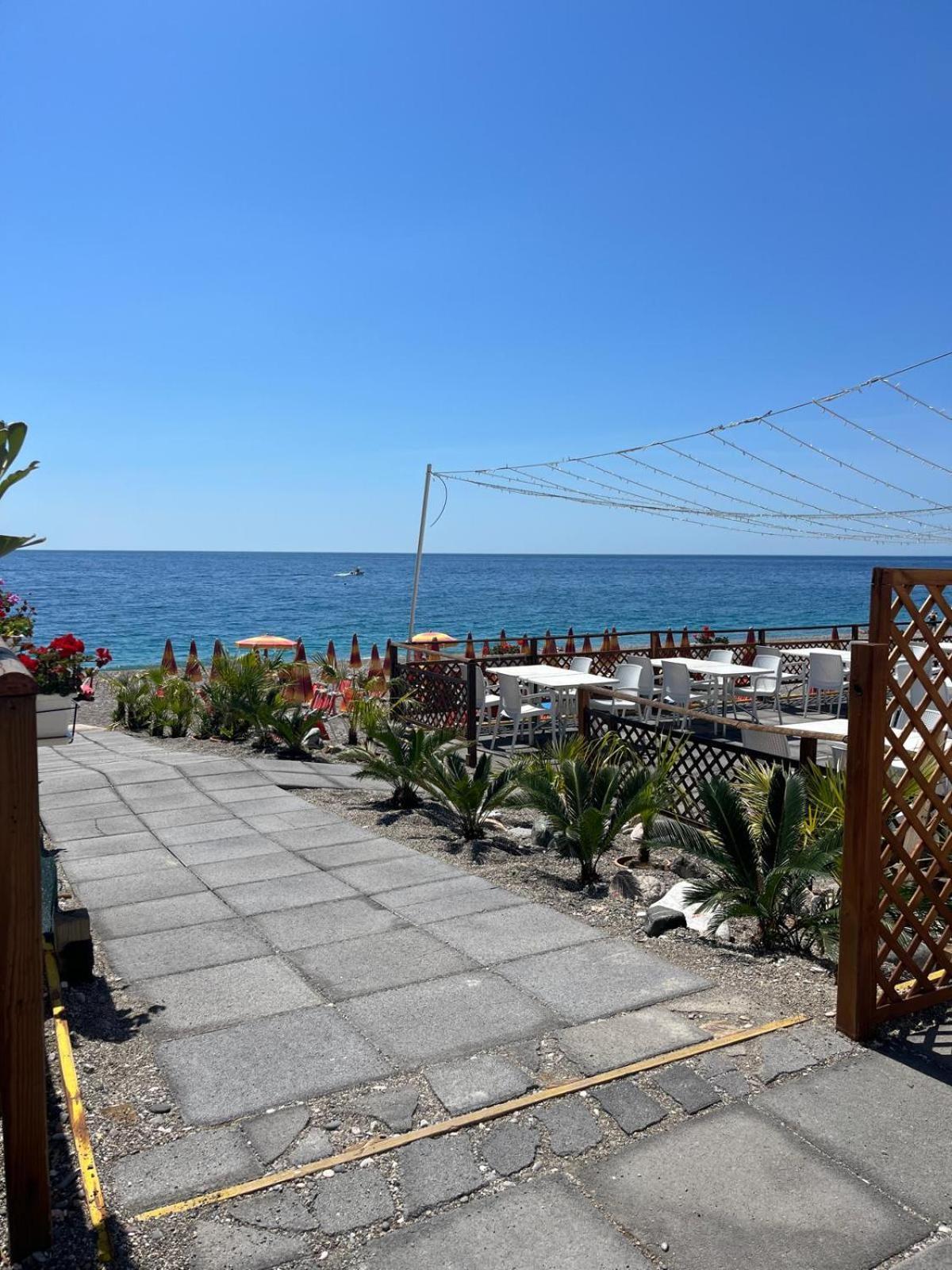 Maniel Beach Hotel Letoianni Exterior foto