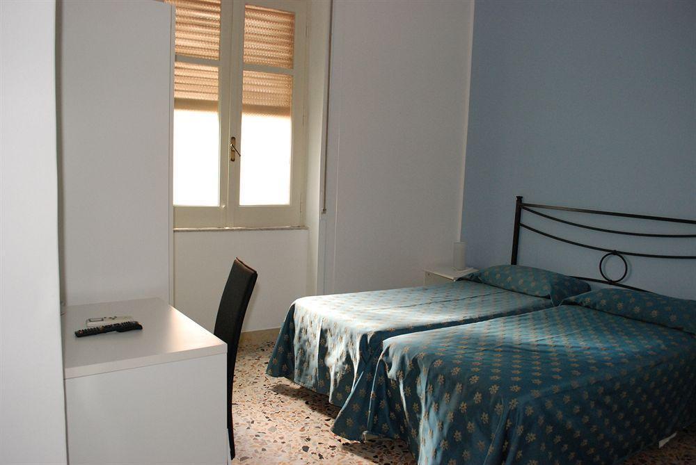 Maniel Beach Hotel Letoianni Exterior foto