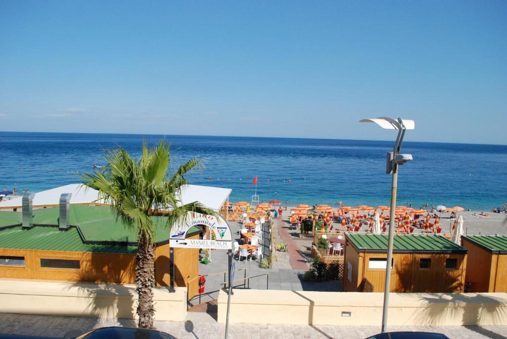 Maniel Beach Hotel Letoianni Exterior foto